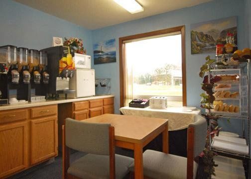 Rodeway Inn Pine River Restaurant photo